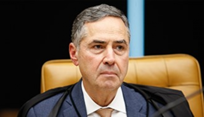 Barroso atende pedido do governador de MG e suspende ampliação de reajuste de servidores do estado